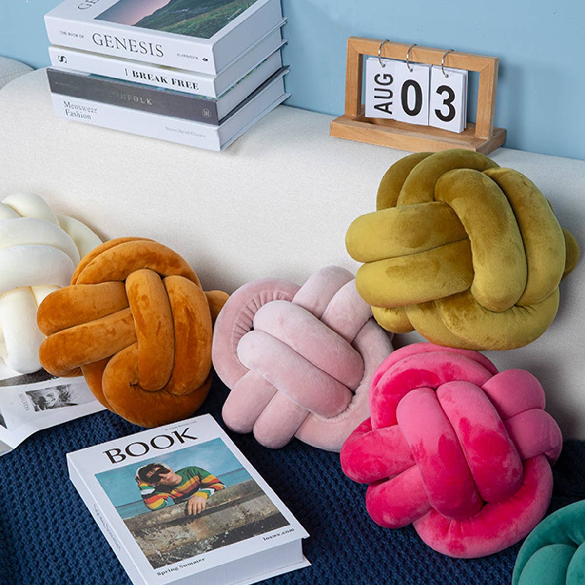 Knotty Pillow
