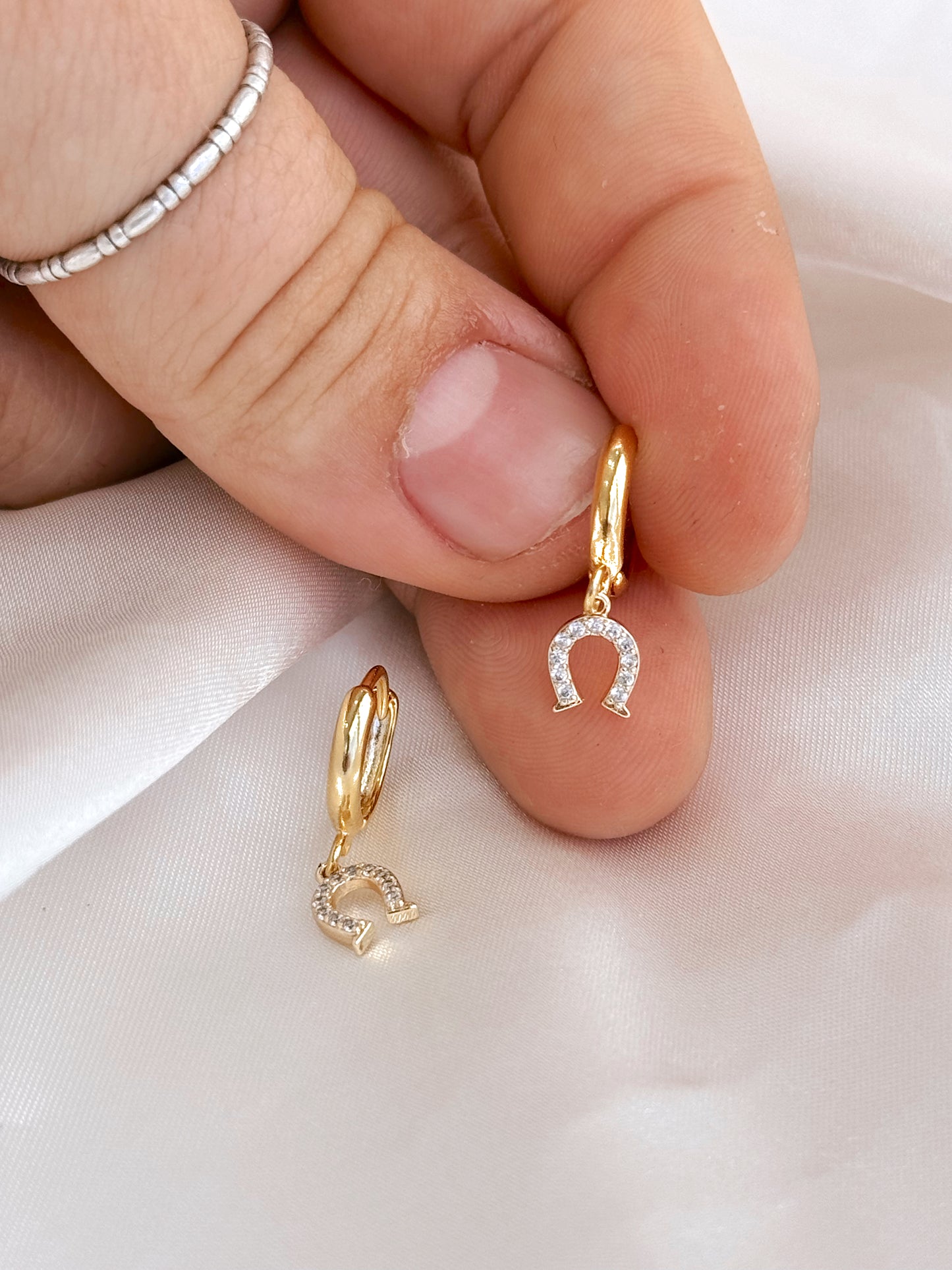 Tiny Horseshoe Huggies