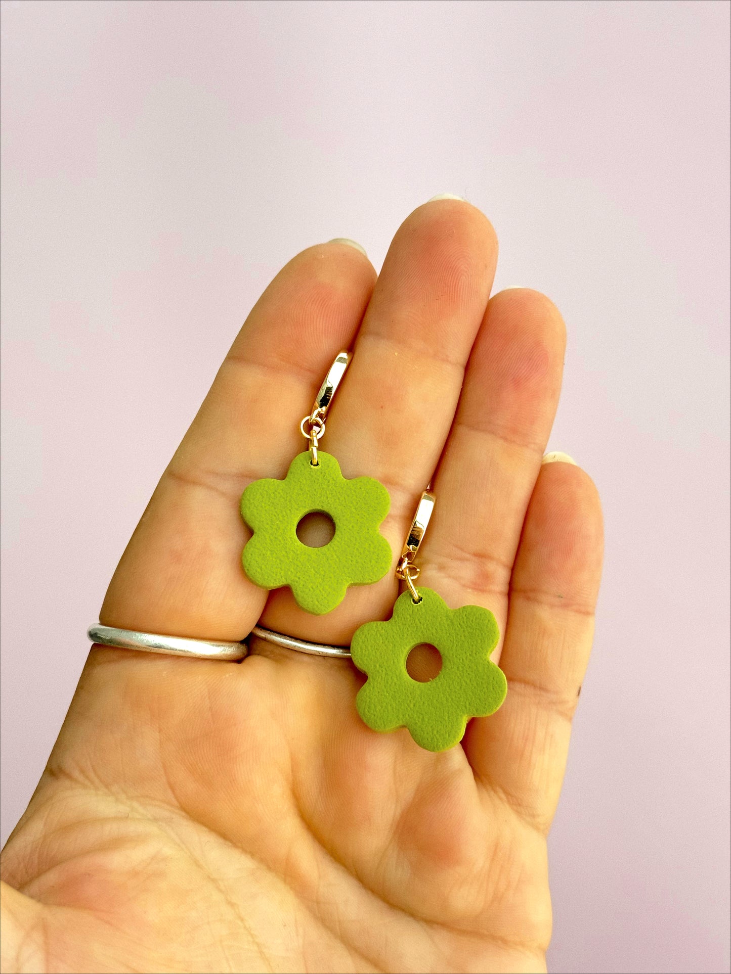 Simple Flower Huggies (3 Colors!)