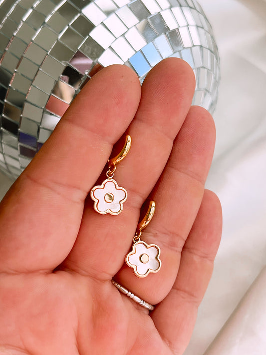 Abalone White Flower Huggies