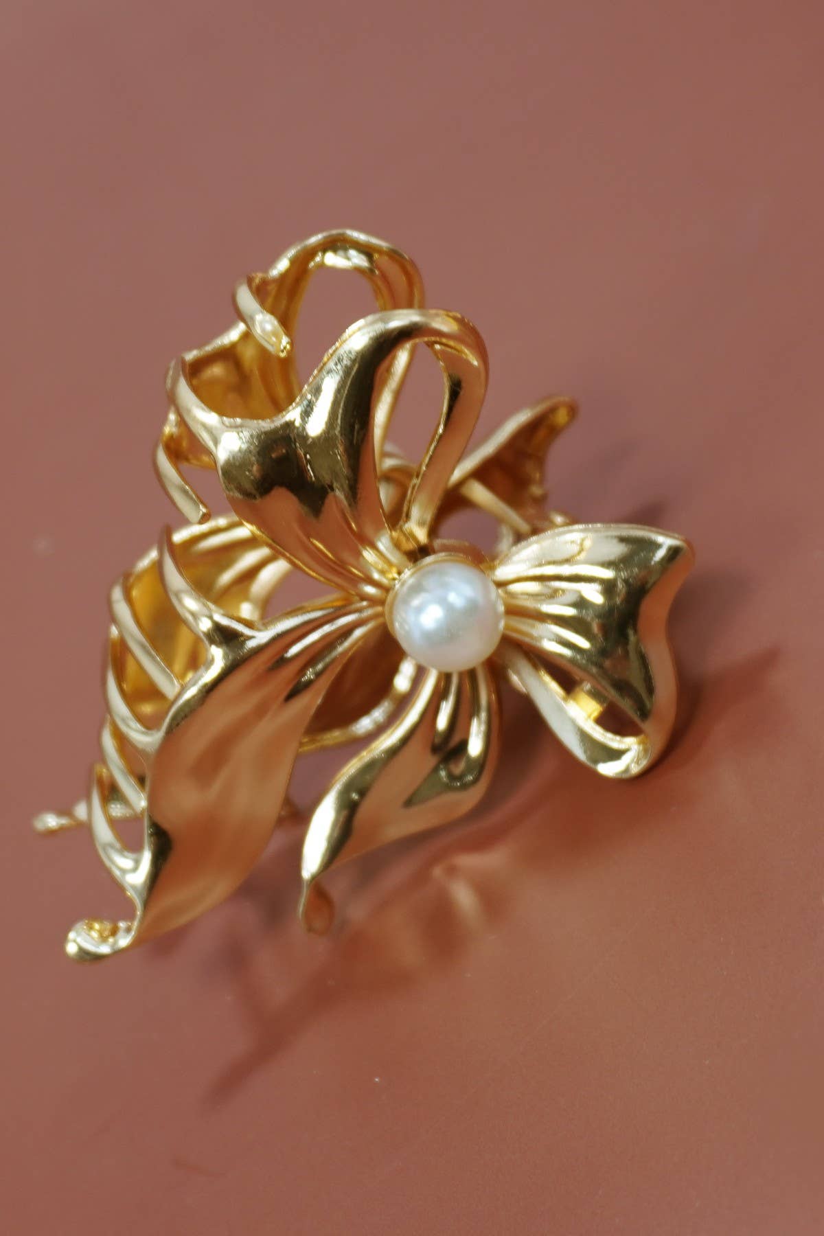 Pearl Bow Alloy Hair Claw Clip