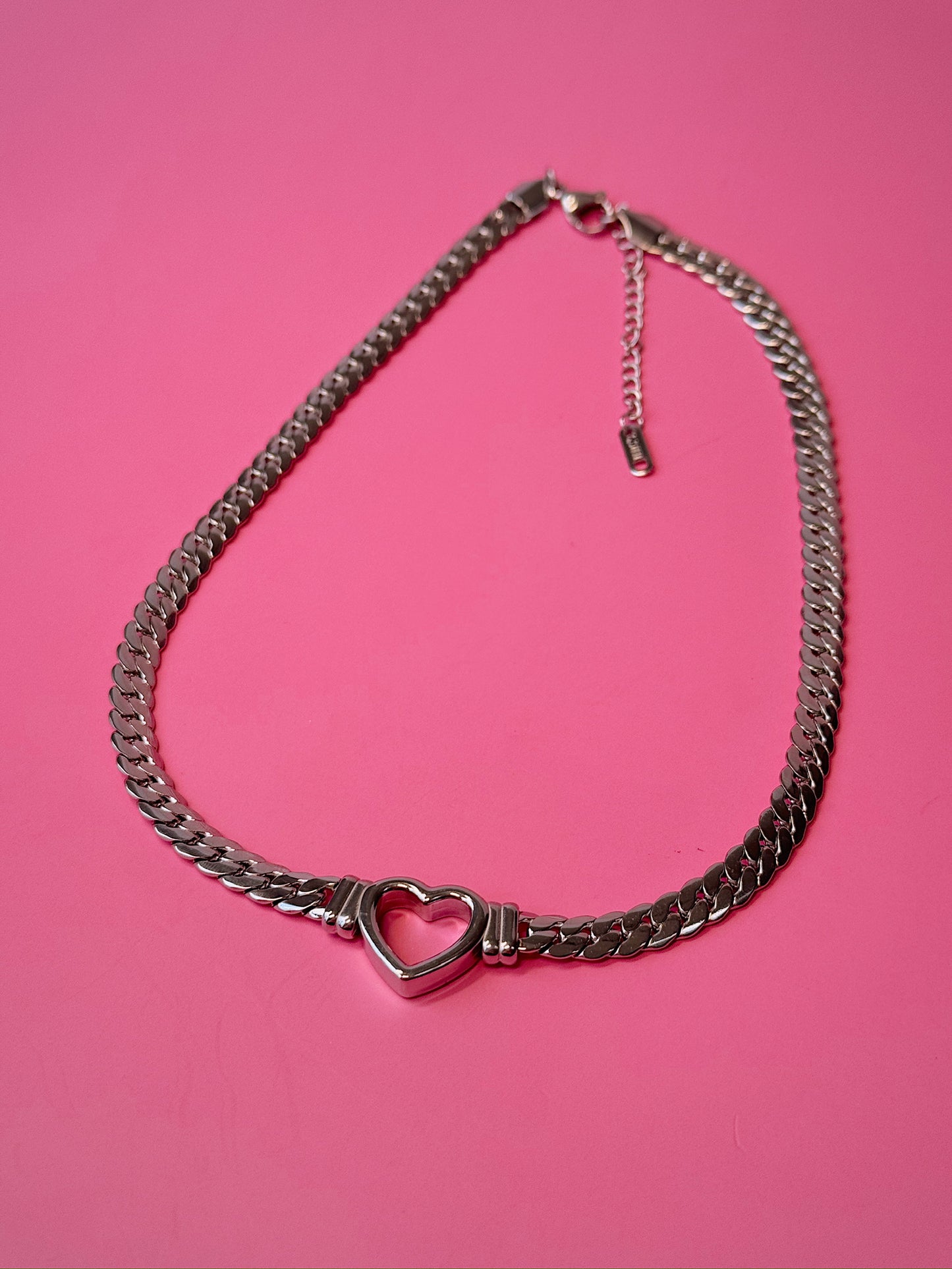 Gleam Choker Necklace