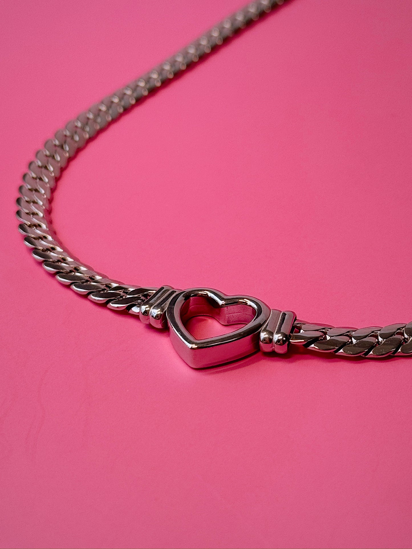 Gleam Choker Necklace