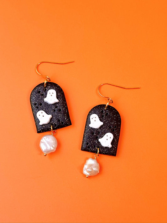 Ghostin' Around Dangles