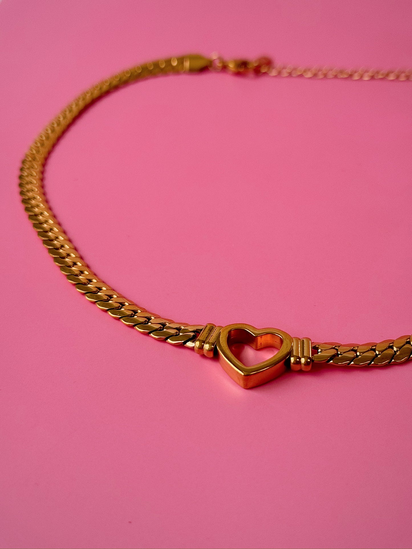 Gleam Choker Necklace